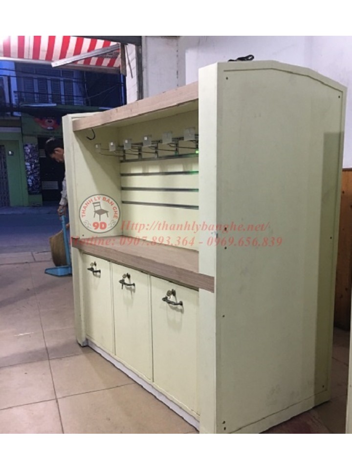 Thanh lý quầy trưng bày mỹ phẩm mã số 644